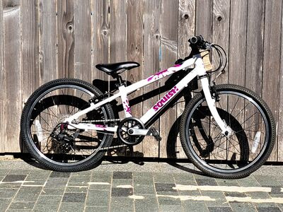 Squish 20" White Second Hand
